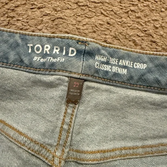Torrid Light Wash Cropped Jeans - Picture 2 of 3